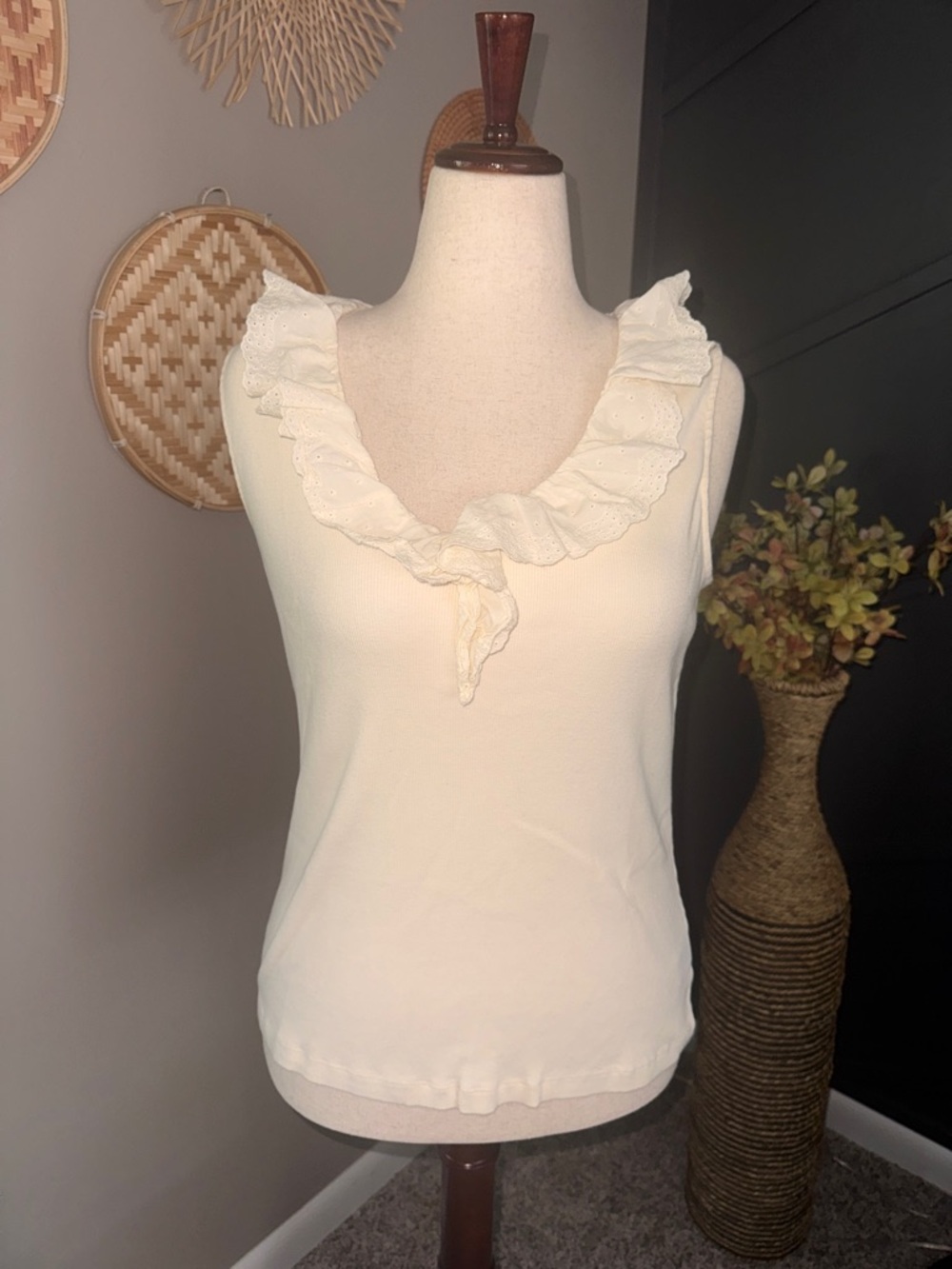 Chaps Cream Ruffled Boho eyelet sleeveless tank cottagecore soft girl feminine